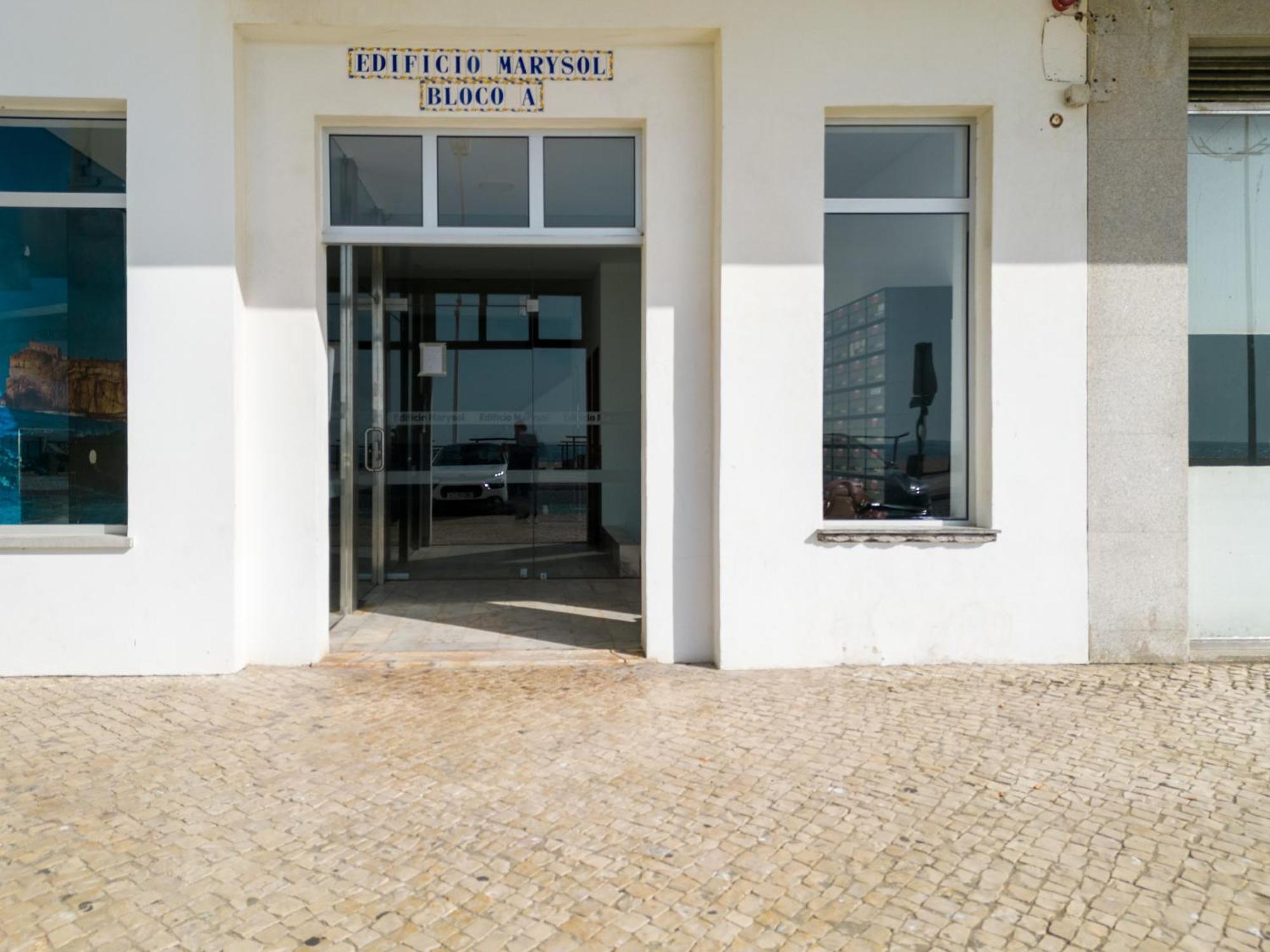 T2 Dina'S Place Nazare Exterior photo